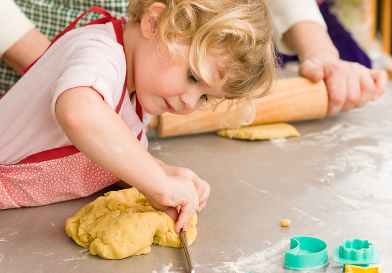 Niño cocinando