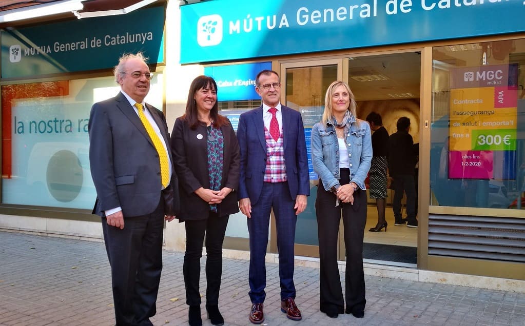 Inauguración de una nueva oficina de Caja de Ingenieros en la sede de MGC Mutua en Vilanova i la Geltrú