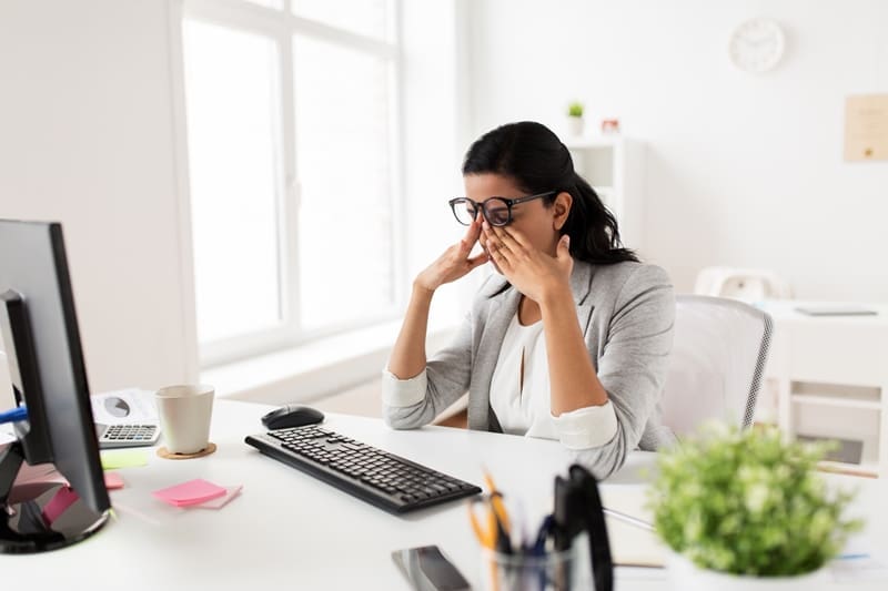 Tens cura de la teva vista? Podries estar fent 8 coses que la perjudiquen