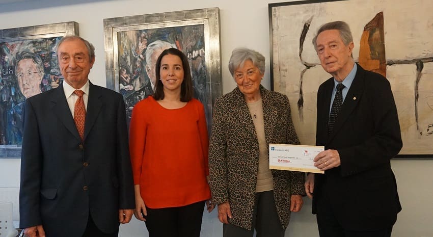 Fundación Esclerosis Múltiple y Cáritas Diocesana de Barcelona reciben las donaciones económicas de la Fundación MGC
