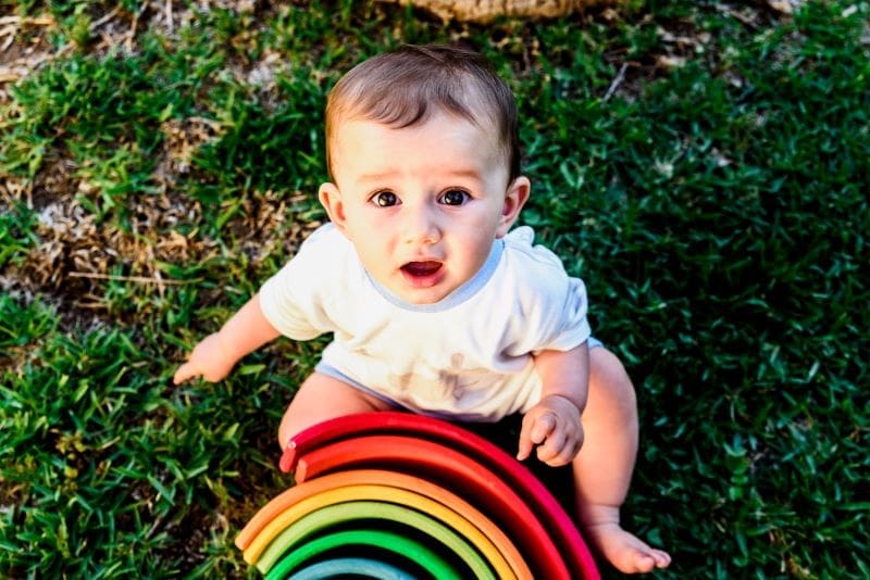El embarazo y nacimiento de un “bebé arcoíris”