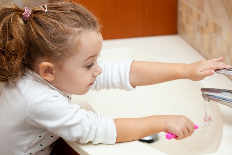 A qué edad se lleva a los niños al dentista