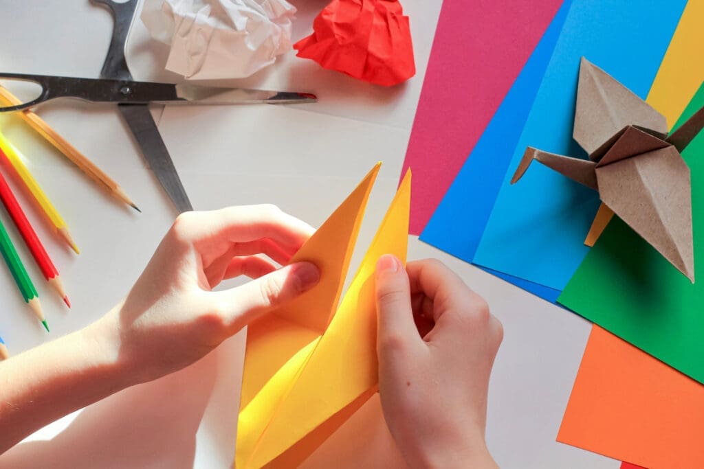 Décima edición de 1 origami 1 euro, la campaña solidaria de la Fundación MGC