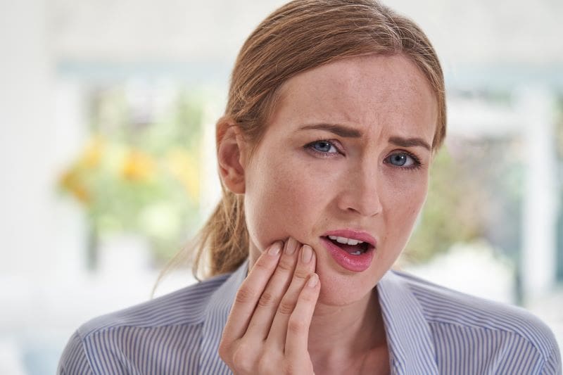 Com drenem un abscés dental a casa