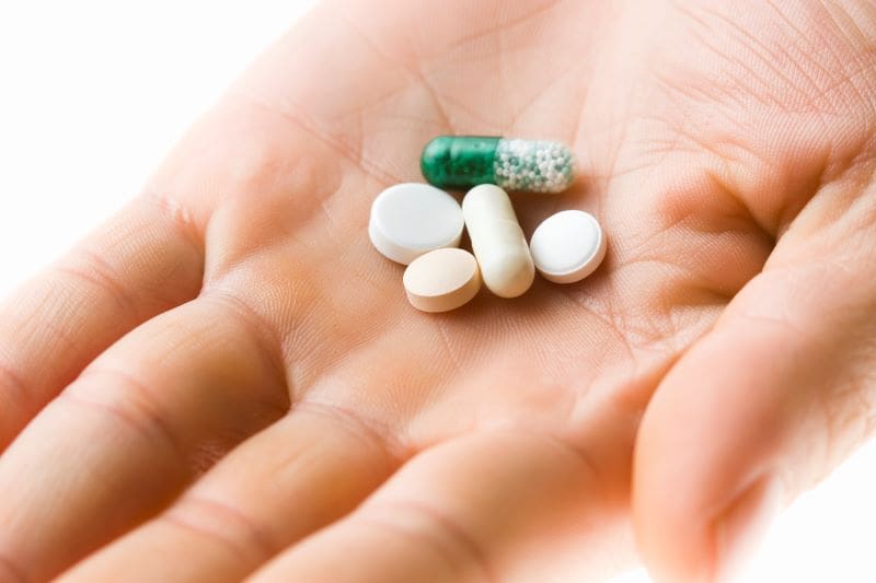 Los efectos secundarios más habituales de las medicinas y qué hacer para paliarlos