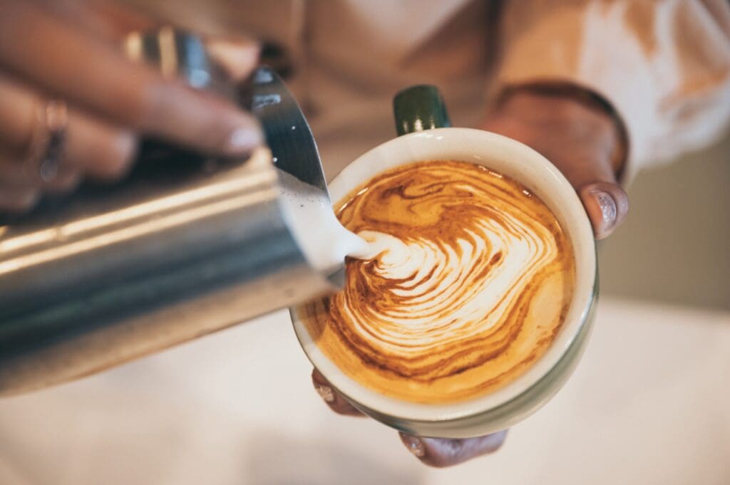 Alternativas al café: Bebidas con cafeína saludables y otros sustitutivos del café